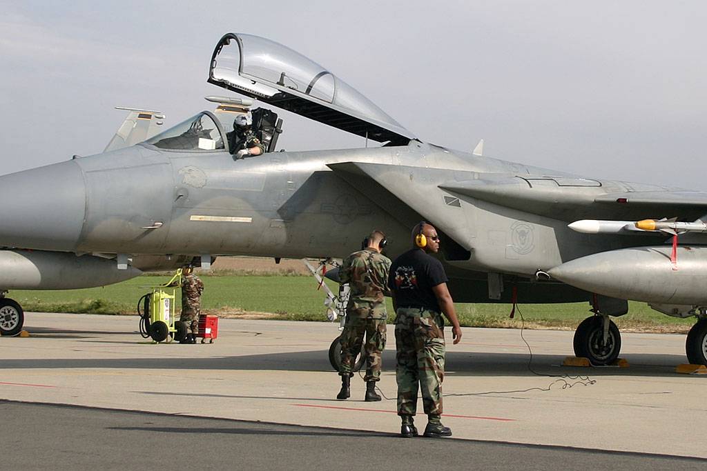 EBFS060928 84-009 F-15C USAFE LV  84-0009/LN F-15C 48FW/493FS USAFE (C) 28/09/06 Admin